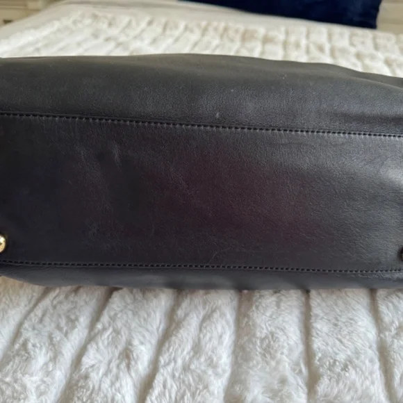 Handbag - Picture 2 of 3